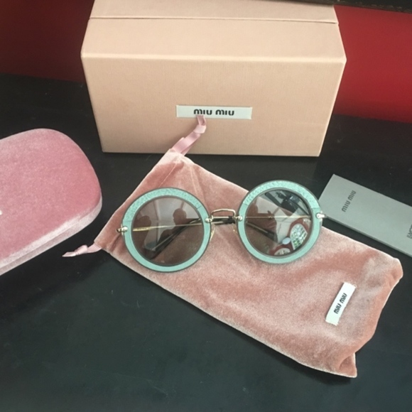 SENSATIONAL GIFT IDEAS HERE! - Picture 6 of 8